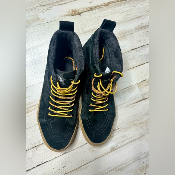 Vans SK8-Hi Skateboarding Shoes 721454 Triple Black/Gum Sz 11 - Picture 2 of 9